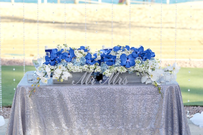 Sweetheart table Blue and silver sequins Dreams Los Cabos